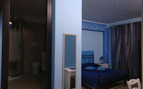 ALLOGGIO BLU nel CUORE DI SORIANO