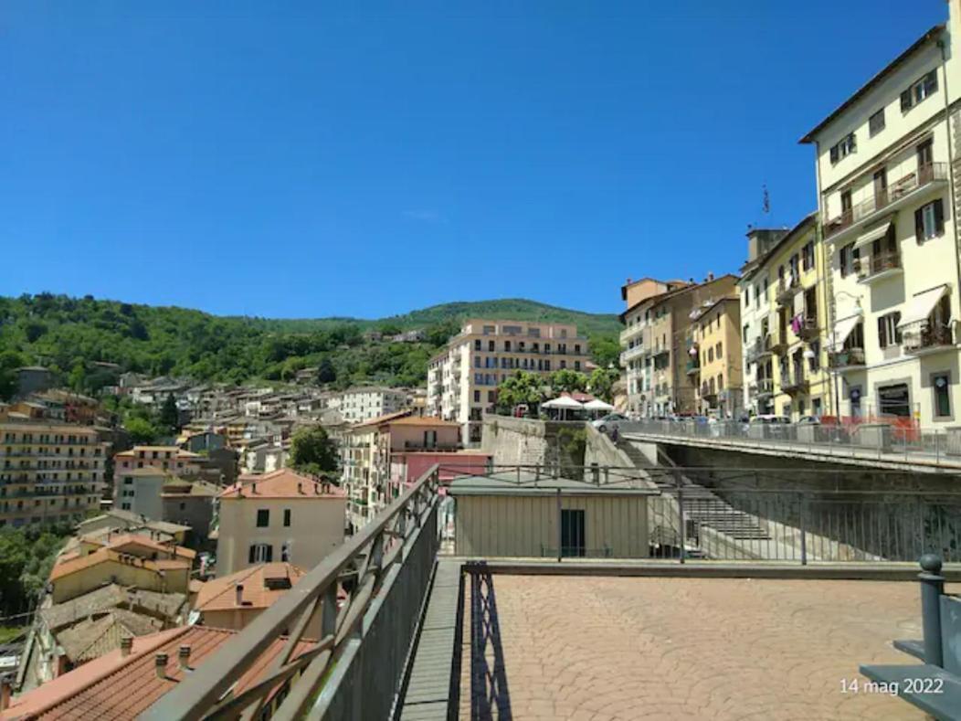 ALLOGGIO BLU nel CUORE DI SORIANO Soriano nel Cimino Esterno foto